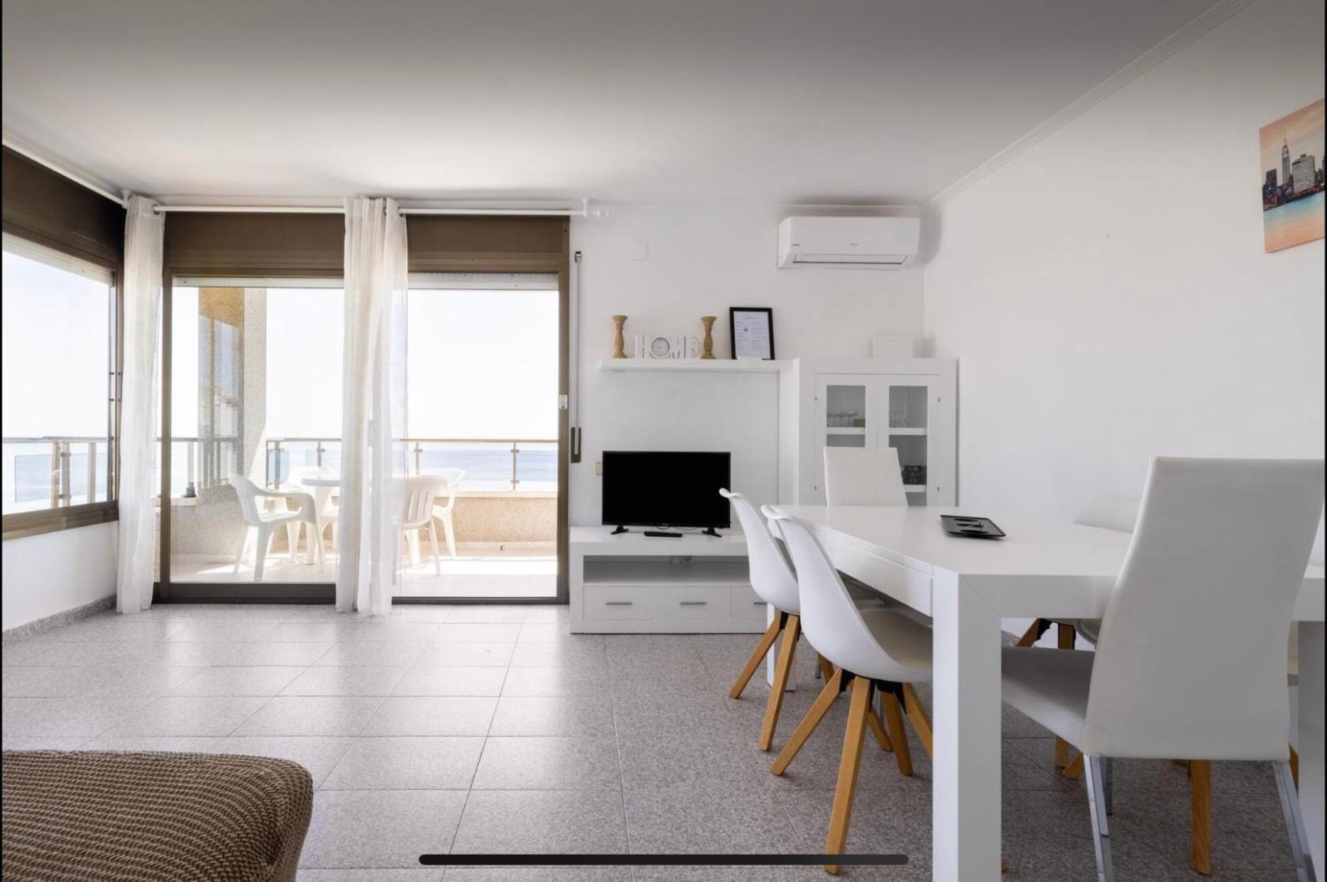 Beach Apartment In Calafell Bagian luar foto